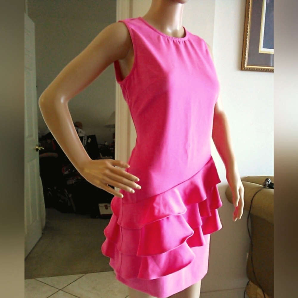 BNWOT PINK ESLEY DRESS W/ RUFFLES SZ. SM SLEEVELESS  LOWER THIGH LENGTH - Picture 2 of 10